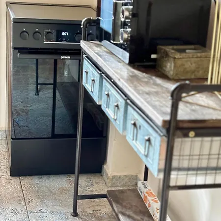 Center Stylish 3 Bedroom