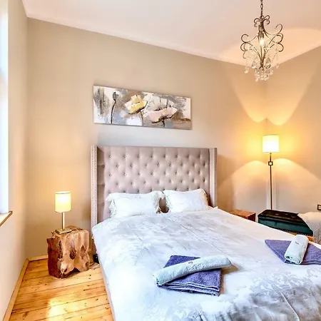 Center Stylish 3 Bedroom * סופיה