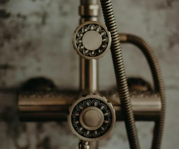 Center Stylish 3 Bedroom Sofía