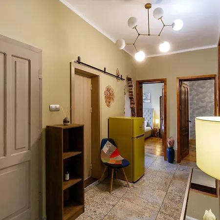 Center Stylish 3 Bedroom Appartement *