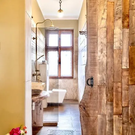 Center Stylish 3 Bedroom Apartament