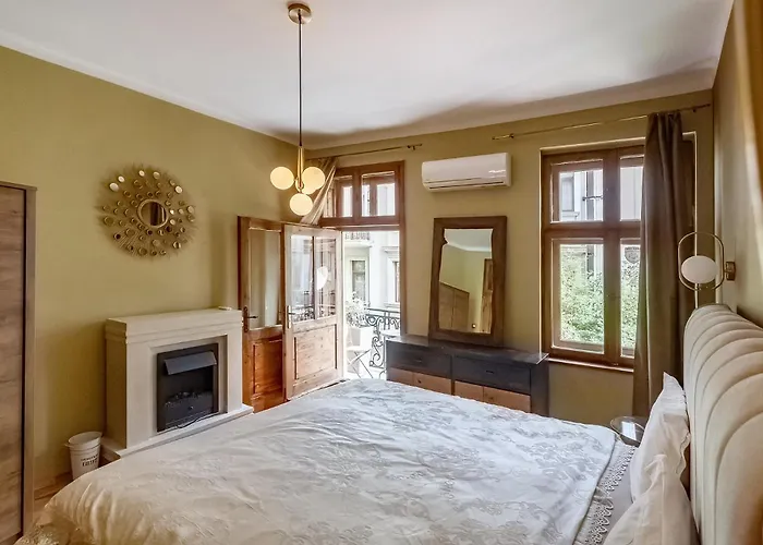 Center Stylish 3 Bedroom Апартамент София