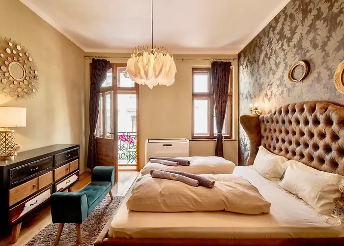 Center Stylish 3 Bedroom * София