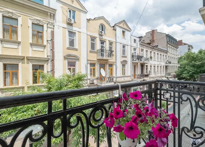 Center Stylish 3 Bedroom Lejlighed